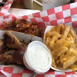 10 Wing Basket with Cheese Fries