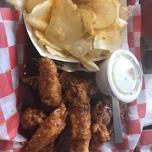 6 finger basket with raw fries (honey bbq sauce)