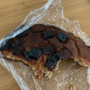 Burnt cookie that we waiting 30 minutes for