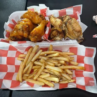 10 piece traditional chicken wing combo (half mango habanero and half naked)