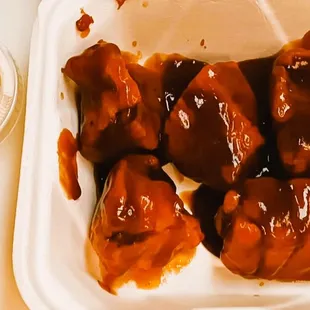 Boneless wings w/ Honey BBQ Sauce