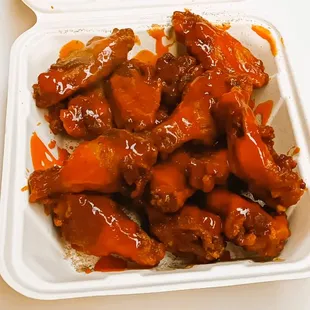 10 pc Party Wings 
w/ Hot Moon Dust