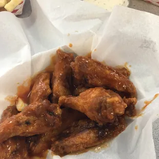 10 pc wing with a perfect burn your lips but you wanna come back for more HOT!