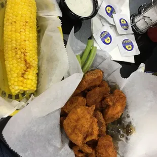 Maryland bay boneless wing w/ corn on the cob