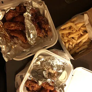 food, poultry, chicken, bbq chicken, chicken wings, bbq wings, fried chicken wings, fried chicken, chicken wings and fried chicken