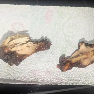 Garlic Parm left and spicy buffalo(not spicy) right. Both burnt flavor.