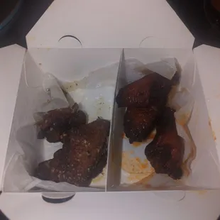10 piece wings spicy buffalo(5) garlic Parm(5) 2 each sampled.