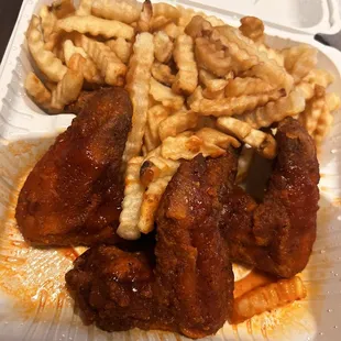 3 whole wings, hot bbq sauce combo.