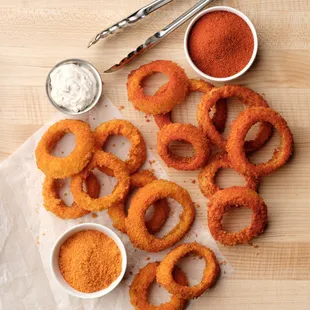 onion rings and dipping sauce
