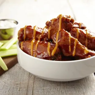 food, chicken, fried chicken wings, bbq wings, poultry, fried chicken, bbq chicken, chicken wings and fried chicken, chicken wings