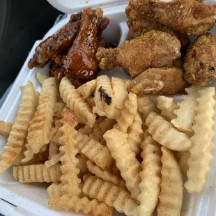 10 pc wings  1/2 hot honey bbq 1/2 Lemon pepper