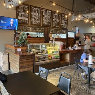 Hand lettered chalkboard menu. Great selection of sauces and dry rubs to choose from