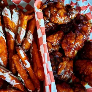 chicken wings, fried chicken wings, food, poultry, bbq wings, chicken wings and fried chicken, chicken, bbq chicken, fried chicken