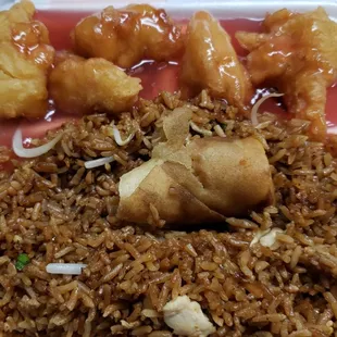 Sweet and sour chicken lunch special.