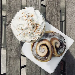 Cinnamon roll &amp; iced chai latte