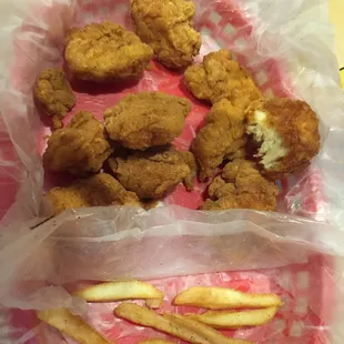 Boneless Wings with Straight Fries