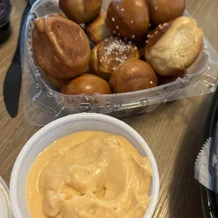Pretzel bites
