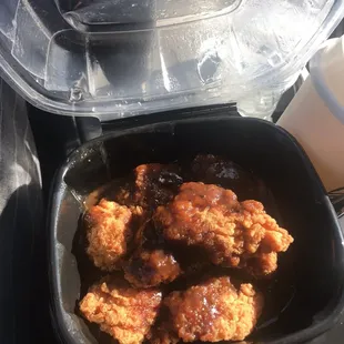 food, fried chicken wings, poultry, bbq wings, chicken wings, fried chicken, bbq chicken, chicken wings and fried chicken, chicken