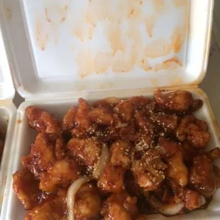 I&apos;m guessing this is the sesame chicken because it has sesame seeds on it? It tasted an awful lot like the general tso and vice versa though