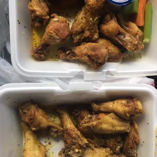 Top: Atlanta&apos;s Best lemon pepper with butter sauce Bottom: Wing&apos;s Mania lemon pepper