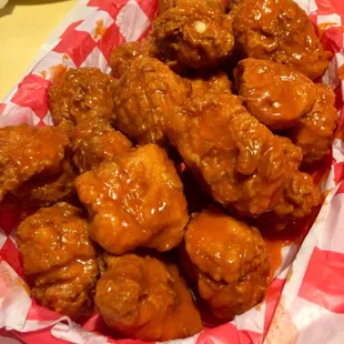 20 boneless wings