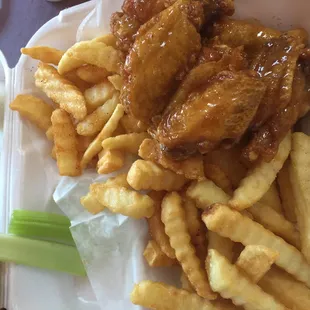 Hot honey wings and fries