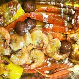 Seafood combo 1lbs of crab legs and 1lbs of shrimp 25.99