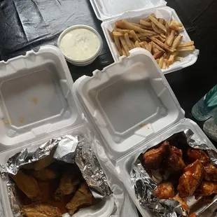 Honey bbq &amp; mild wings w/ side of fries