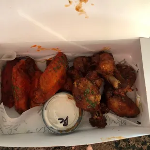 Got 10 wings: (5) Spicy Korean (5) Original Buffalo