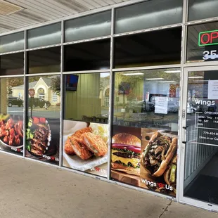 the front of a fast food restaurant