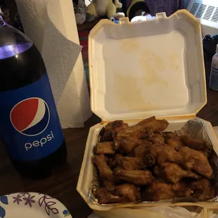 food, chicken wings and fried chicken