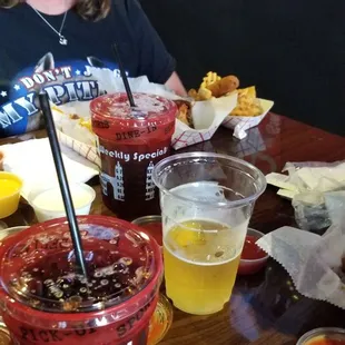 drink, oysters and mussels