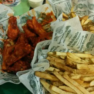 bbq wings, fried chicken, poultry, fried chicken wings, chicken wings, chicken, chicken wings and fried chicken, food, bbq chicken