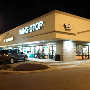 A pic of this place, next to one of the last Blockbusters....