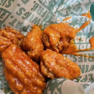 fried chicken wings, chicken wings, chicken wings and fried chicken, chicken, poultry, bbq wings, food, bbq chicken, fried chicken