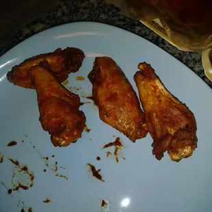 They forgot the sauce even on the wings