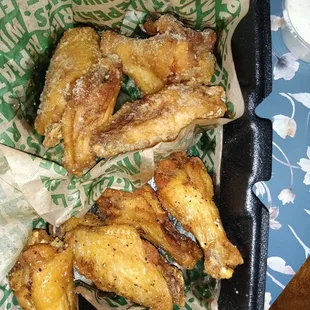8pc wings bone in (did not order 8)