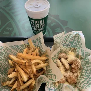 Garlic Parmesan 6 pc Boneless Wings Combo w/Cajun Seasoned Fries