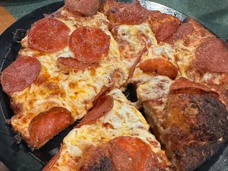 Round Table Pizza