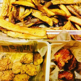 Mango Habanero is extra spicy, expect a bit of a wait, food is fresh! tables around me were bussed as soon as customers left, very clean!