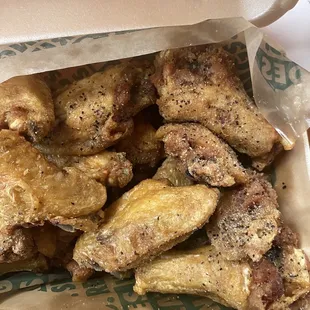 food, fried chicken, fried chicken wings, chicken wings and fried chicken, chicken wings, bbq wings, chicken, poultry, bbq chicken