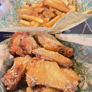 poultry, chicken wings and fried chicken, bbq wings, fried chicken, food, chicken wings, fried chicken wings, chicken, bbq chicken
