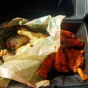 5 lemon garlic 5 Cajun but ordered 10 Cajun....