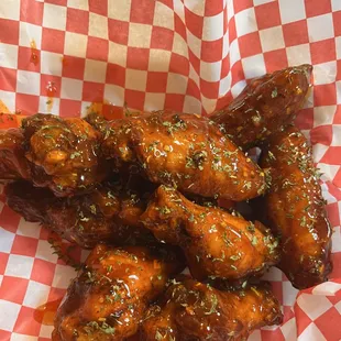 chicken wings and fried chicken, bbq chicken, fried chicken wings, food, fried chicken, poultry, chicken, chicken wings, bbq wings