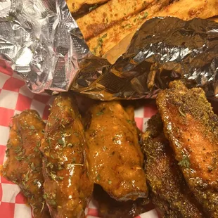 fried chicken, fried chicken wings, chicken wings and fried chicken, food, chicken, bbq chicken, chicken wings, bbq wings, poultry