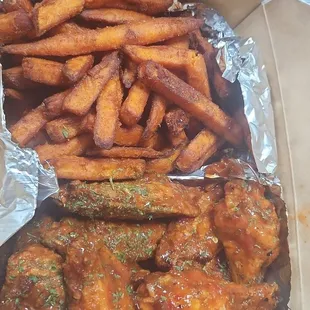 Hot wings &amp; sweet potato fries