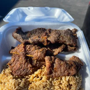 Teriyaki Beef (3 Pieces) with fried rice | IG @Kurlykonnoisseur