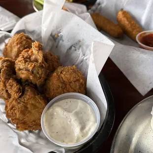 Friend mushrooms, mozarella sticks