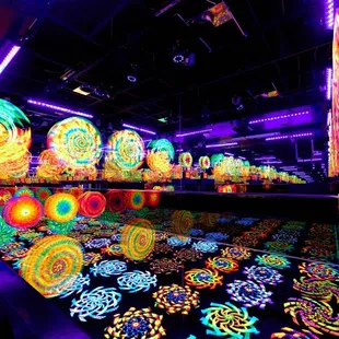 Enjoy endless abstract art as you explore Wink World.