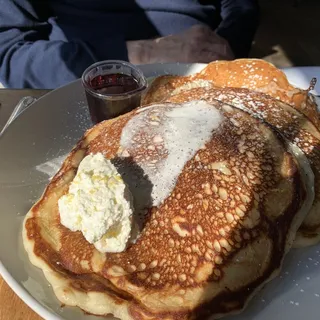 Buttermilk Pancakes, lemon & powdered sugar